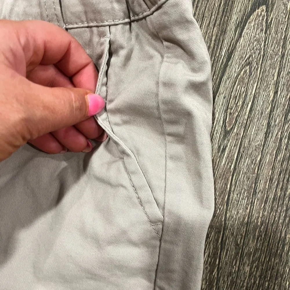 Izod Pants Straight Leg Flat Front Mid Rise Cotton Stretch Chino Khaki Size 10